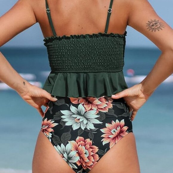 Cupshe High Waist Ruffle Bikini Set S | NWT | Two-Piece Swimsuit - Picture 2 of 4